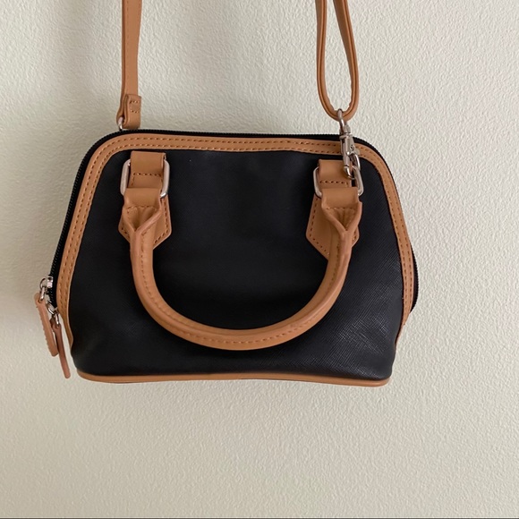 Giani Bernini Saffiano Dome Satchel Purse - Picture 3 of 4